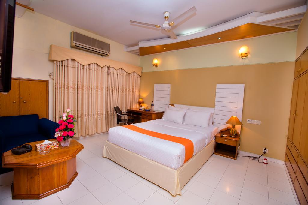 Hotel Golden Deer Ντάκα Εξωτερικό φωτογραφία