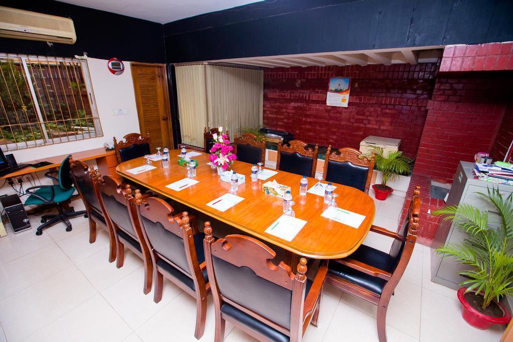 Hotel Golden Deer Ντάκα Εξωτερικό φωτογραφία