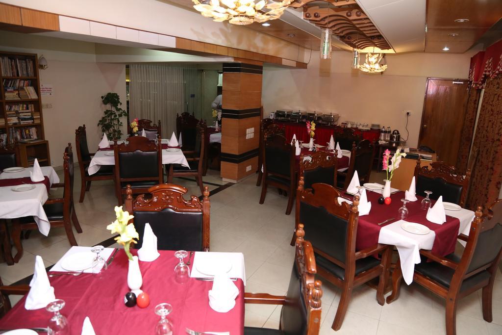 Hotel Golden Deer Ντάκα Εξωτερικό φωτογραφία