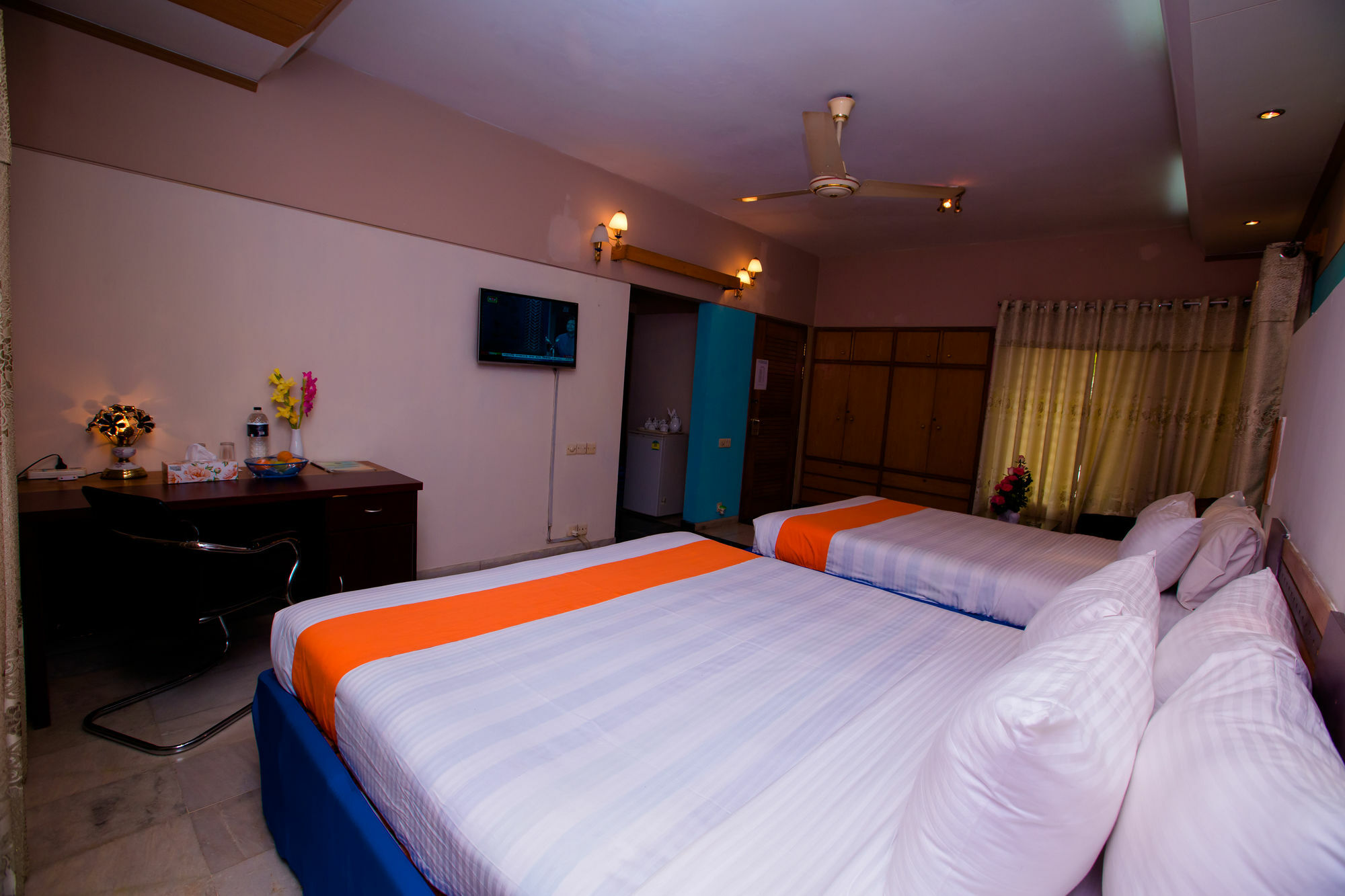Hotel Golden Deer Ντάκα Εξωτερικό φωτογραφία